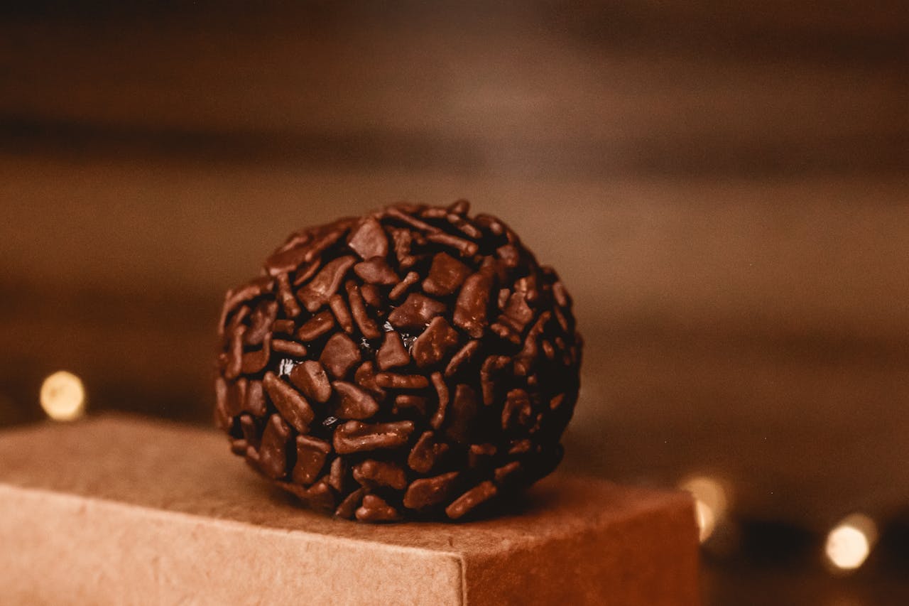 enrolar o brigadeiro gelado